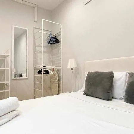 Hostourist@bcn Fira Hostafrancs * Barcelona